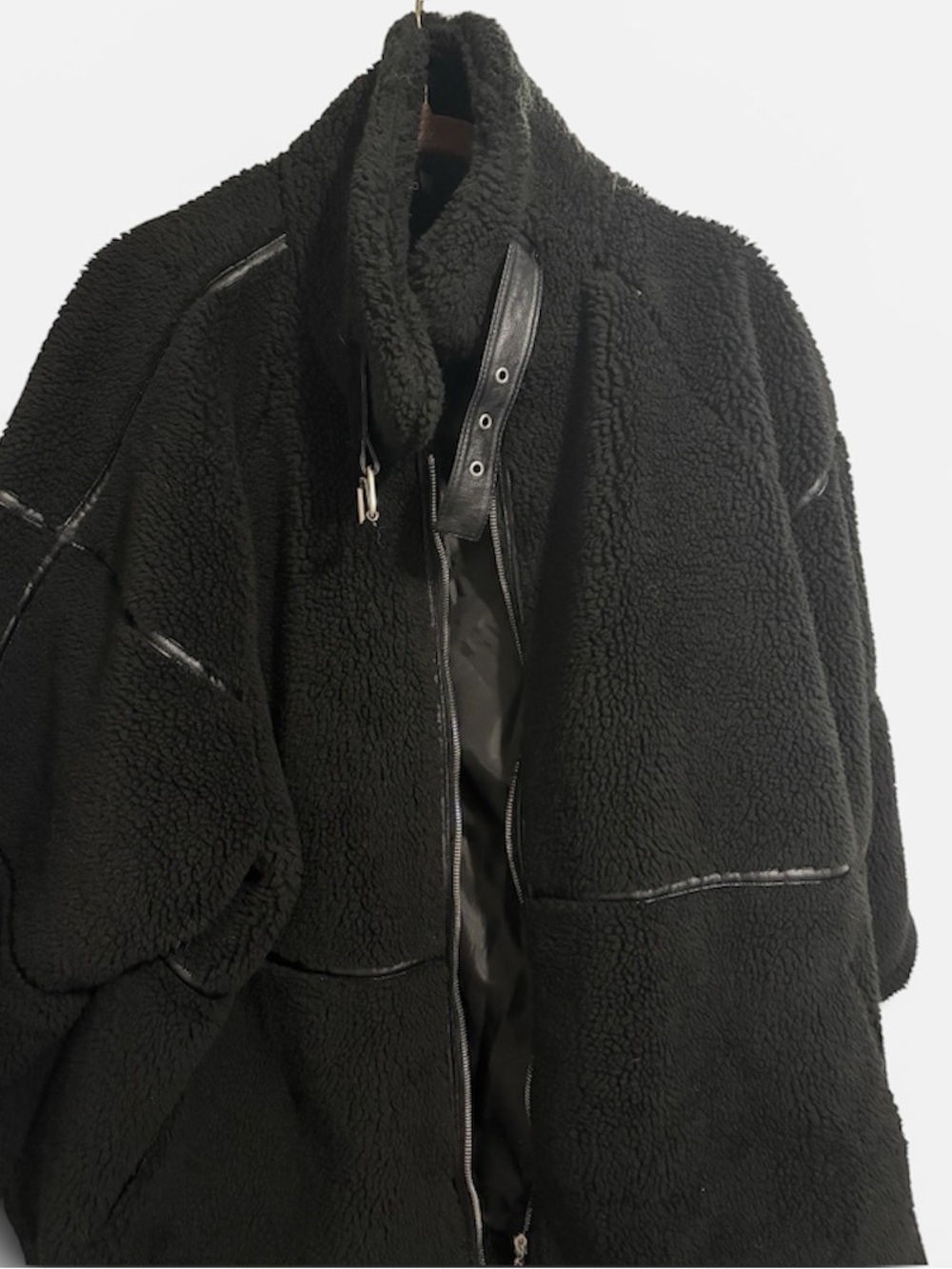 Boohoo- Black Sherpa Zip Jacket with Leather Trim - Picture 2 of 4